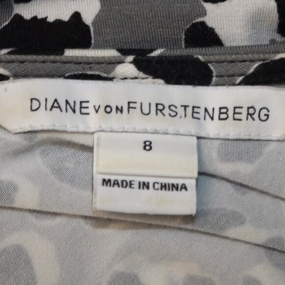 DIANE VON FURSTENBERG Wrap Dress, 8, New Yatzi Short, Spotted Floral Cat, Grey - Picture 11 of 16